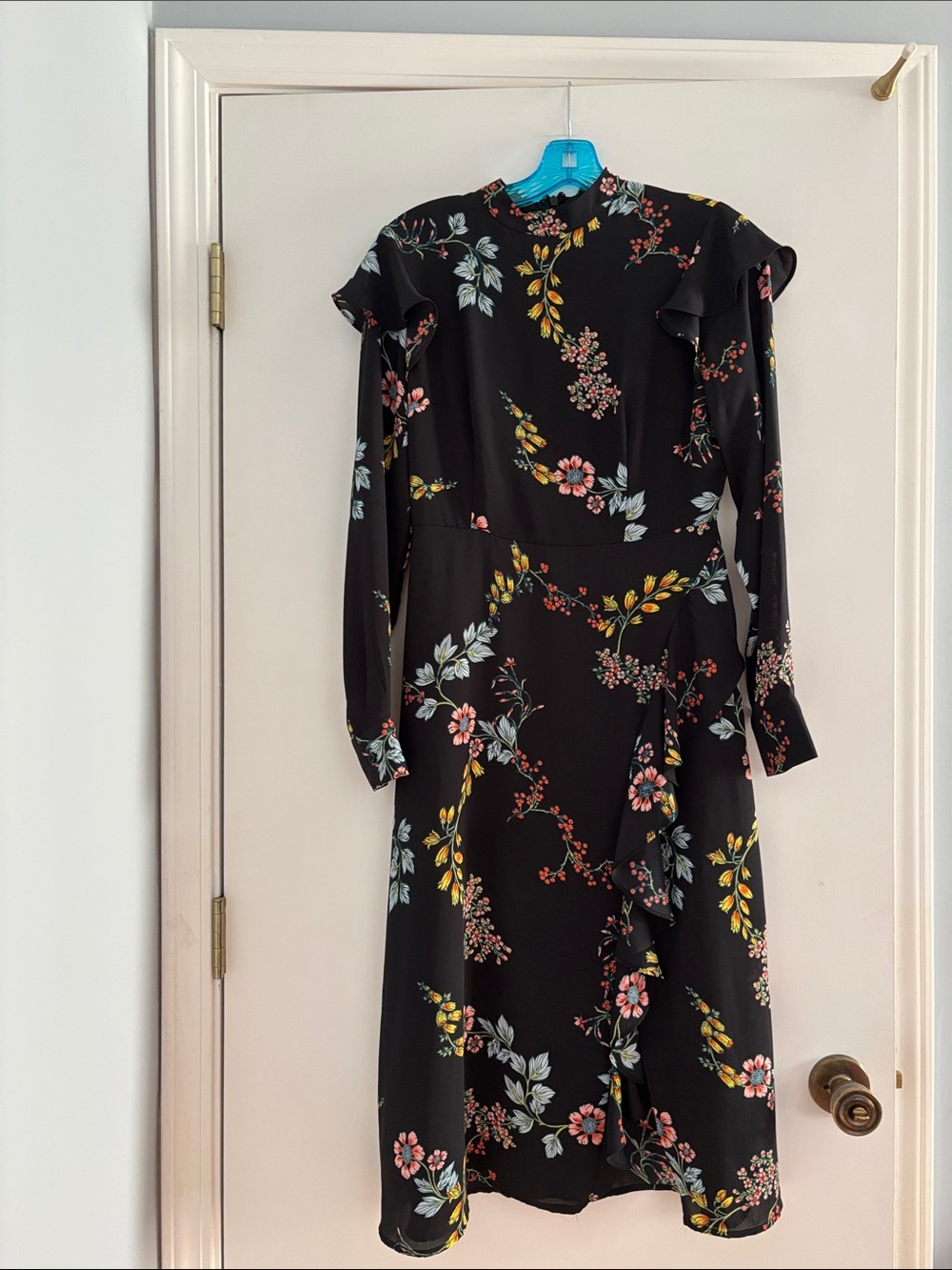 Who What Wear Black Floral Long-Sleeve Midi Dress with Ruffle Accents Small
